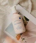 Liniment protecteur pour siège bébé Minois Paris, crème apaisante pour la peau sensible de bébé, change et protection.