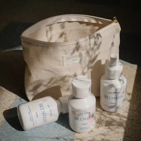Lait pour le corps Minois Paris, hydratant et doux, pour visage et corps, avec une texture légère et apaisante.